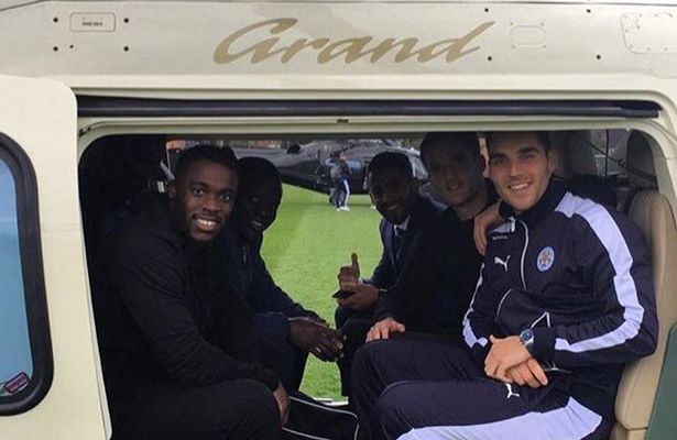 剑指巴萨！英超黑马核心获赛季最佳球员俯视众豪门！