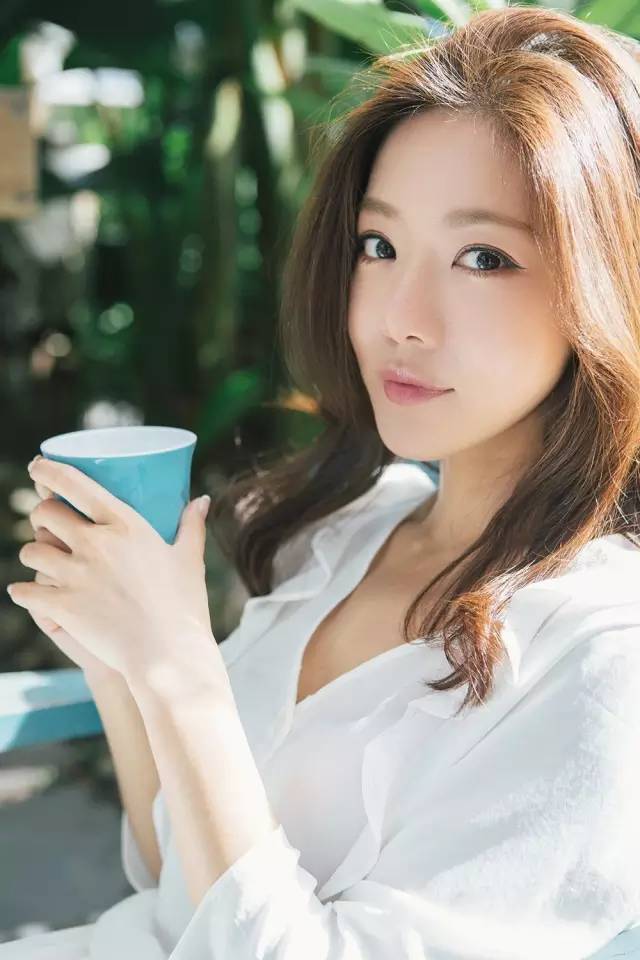 See姨专访：拍完《爱情公寓》后，她拿了电影奖，还开了火锅店