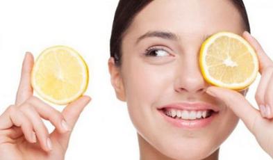 毛孔有脂肪粒什么原因,毛孔里有白色的东西是什么