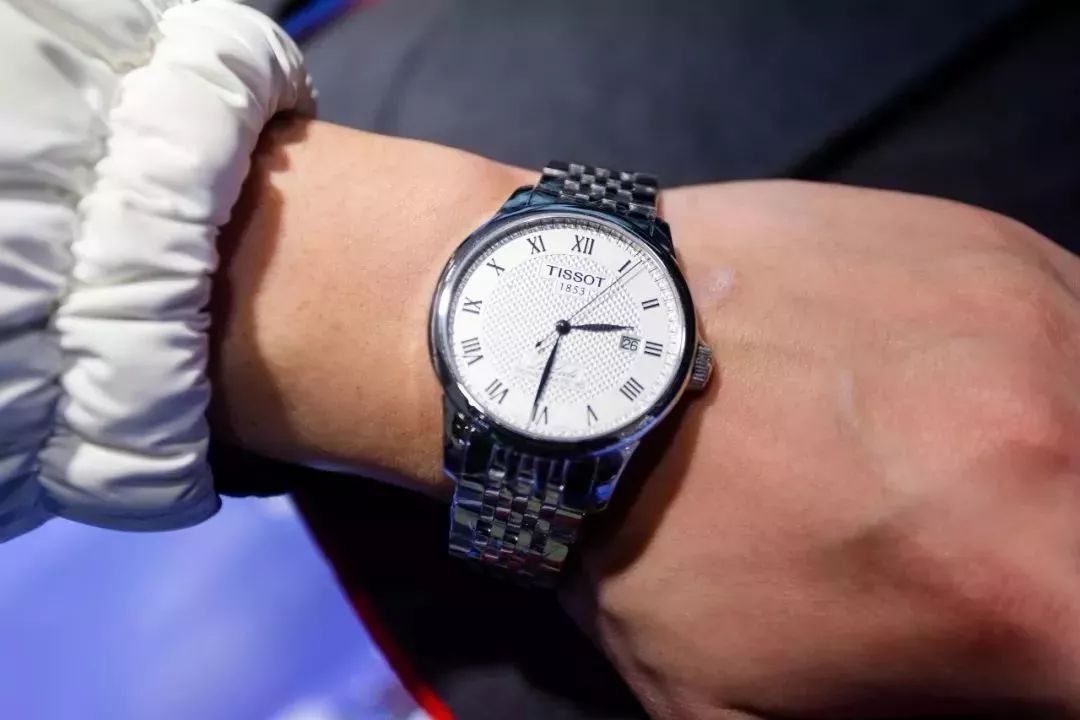 一夜之间，杭州姑娘账上突然多了一大笔资金！背后牵出惊人秘密……