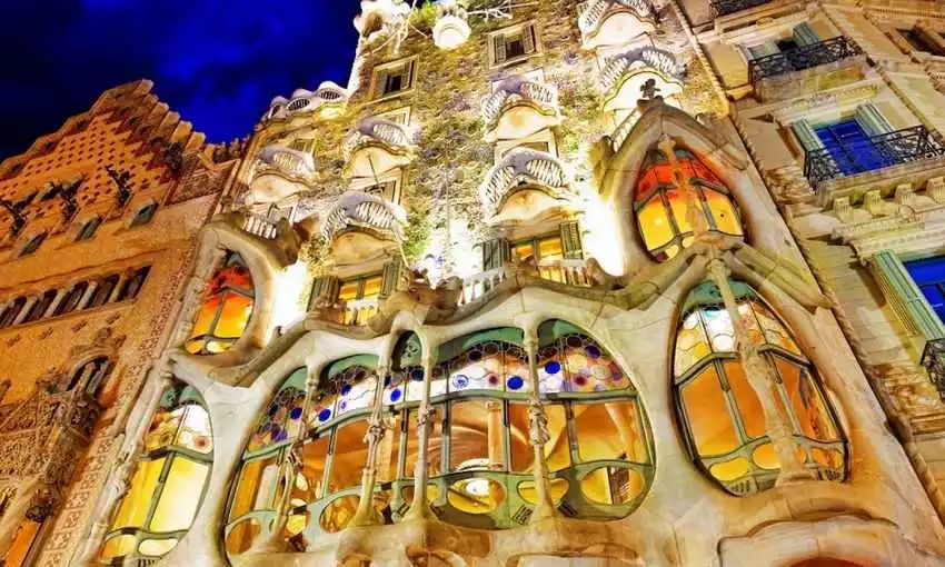 巴塞罗那最奢华的购物街