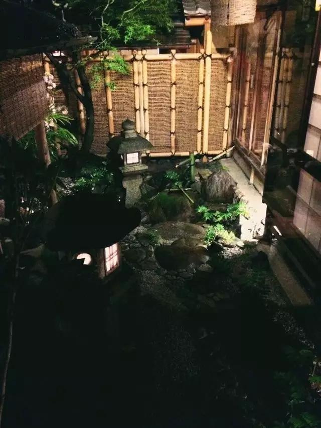 曼莉专栏｜葡萄*妞小**随妈游日本