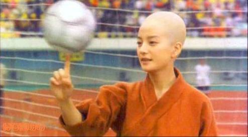 盘点那些超美的女球迷,扒一扒军艺历届女星