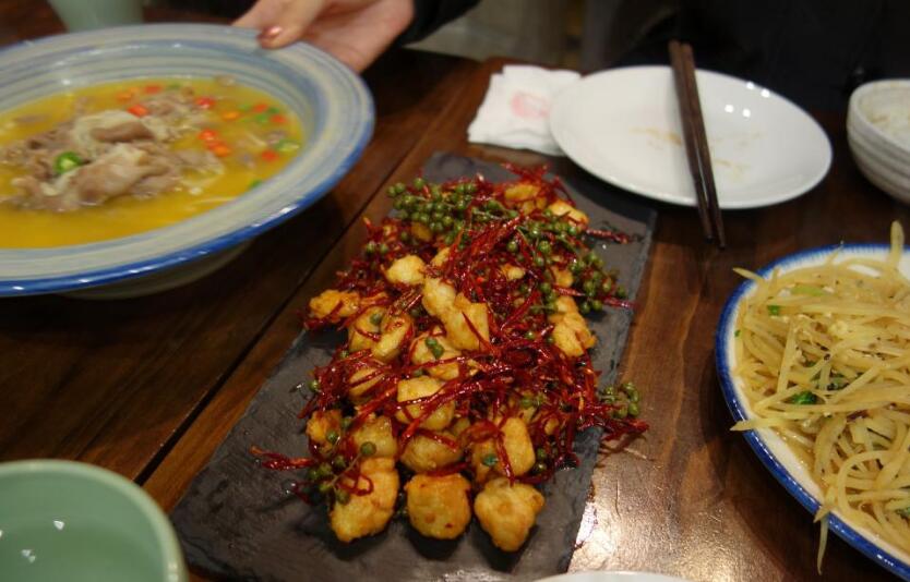 圣诞节热恋生活日记,开着轩逸陪女朋友搜集北京的圣诞树