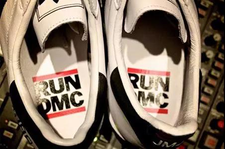 同样是复古潮流，为什么不选Superstar？