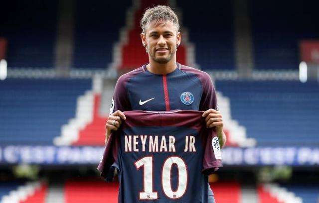 2020世界足坛发生的事情,2020年世界足坛十大事件