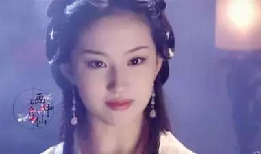 眉毛画浓了细一点会更美,眉毛画出来一边粗一边细