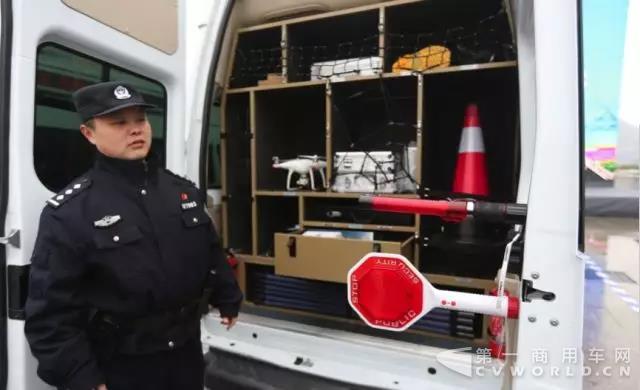 中国智能监控警车,定位卫星追踪警车