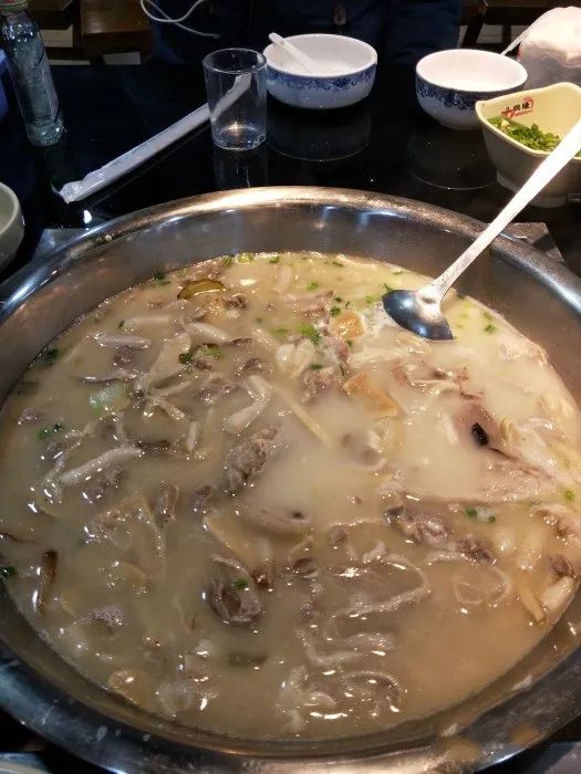 这条美食老店众多的成都小街，竟是《芳华》原型地，主角瘦真不科学