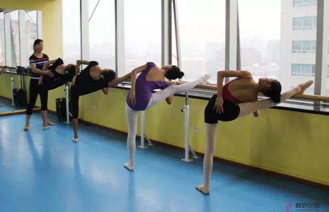 软开度练习常用的训练方法,软开度训练的你们怎么坚持下来的