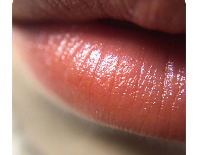 雅诗兰黛豆沙色口红杨幂同款,杨幂专属枫叶色口红