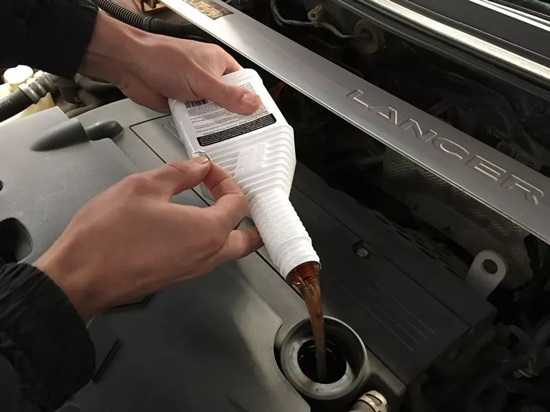 老迈腾和新迈腾综合测评,7年车大保养都需要做什么