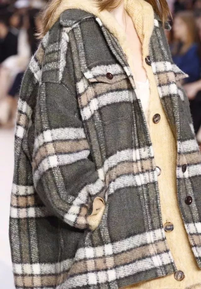 淘衣材服装辅料,2018冬季女装大衣最流行