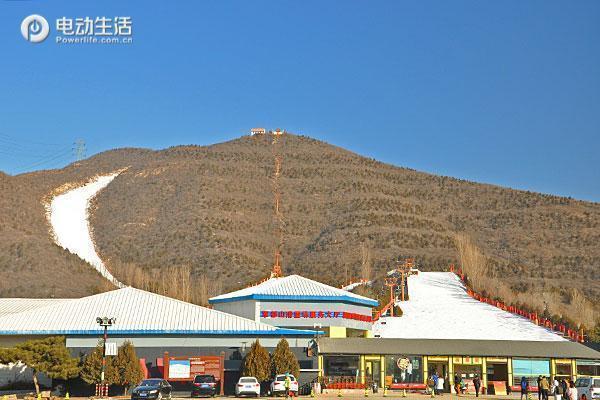 军都山滑雪场地铁站,军都山滑雪场有充电桩么