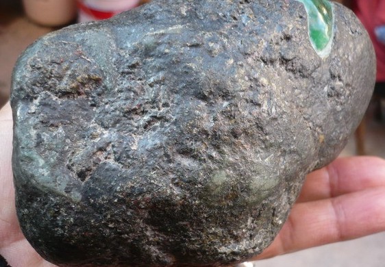 收破烂小伙得一千万,收破烂小伙买石头