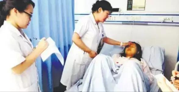 孕妇顺产36天后,莫名掉出“一块肉”,医生检查怒骂老公*兽禽**不如