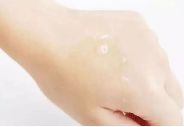 清爽不油腻保湿精华推荐,12款抗老精华