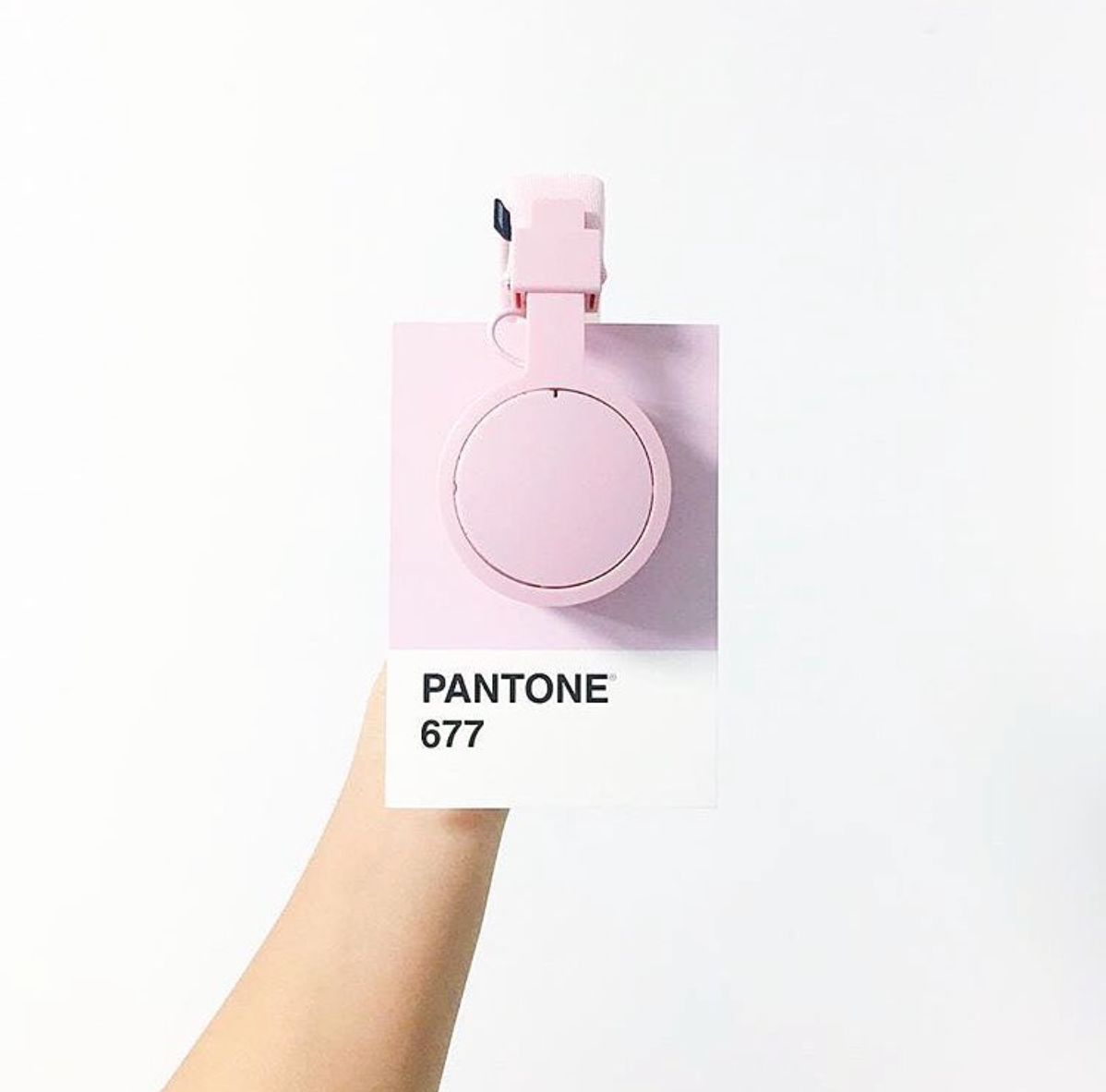 别再做百搭的人,别做一个廉价又百搭的人