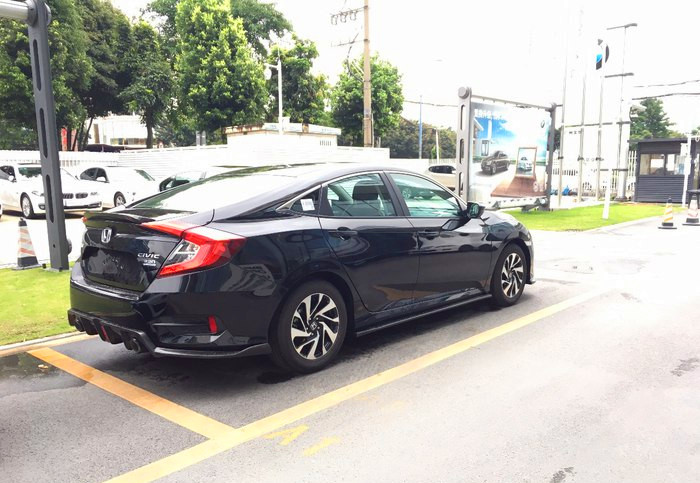 都说开这辆车有一种开跑车的感觉,但是价格却不及跑车的万分之一