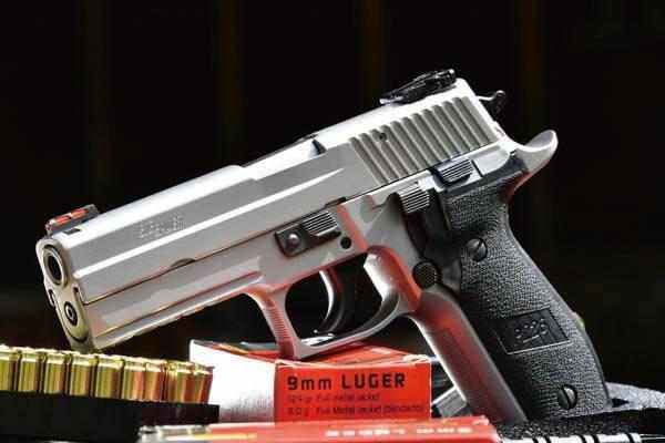 性能好外观精美的枪,好看的武器精致刀剑匕首图片