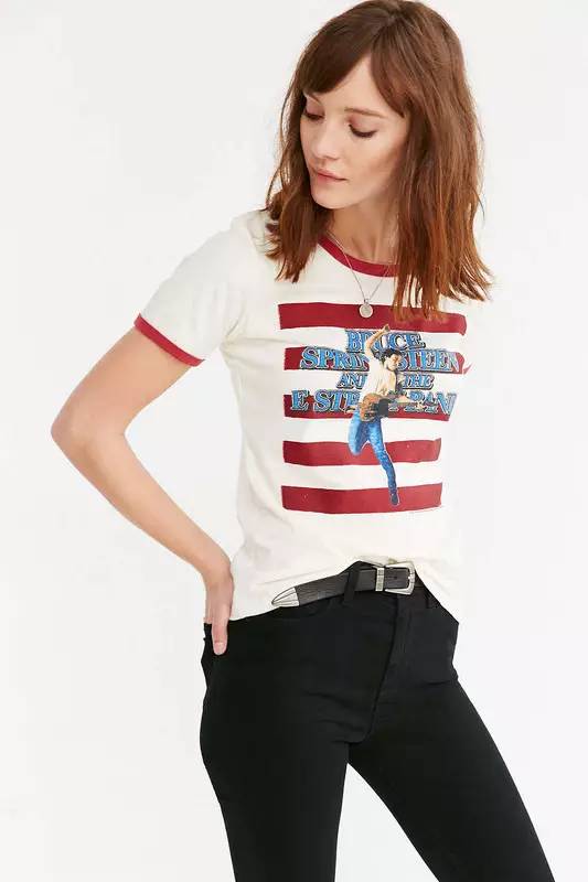 纯白的t恤搭配拉风的tee,纯白的t恤搭配拉风的tee叫什么