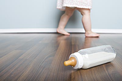 宝宝防奶瓶龋坏的方法,如何处理奶瓶龋齿图片视频