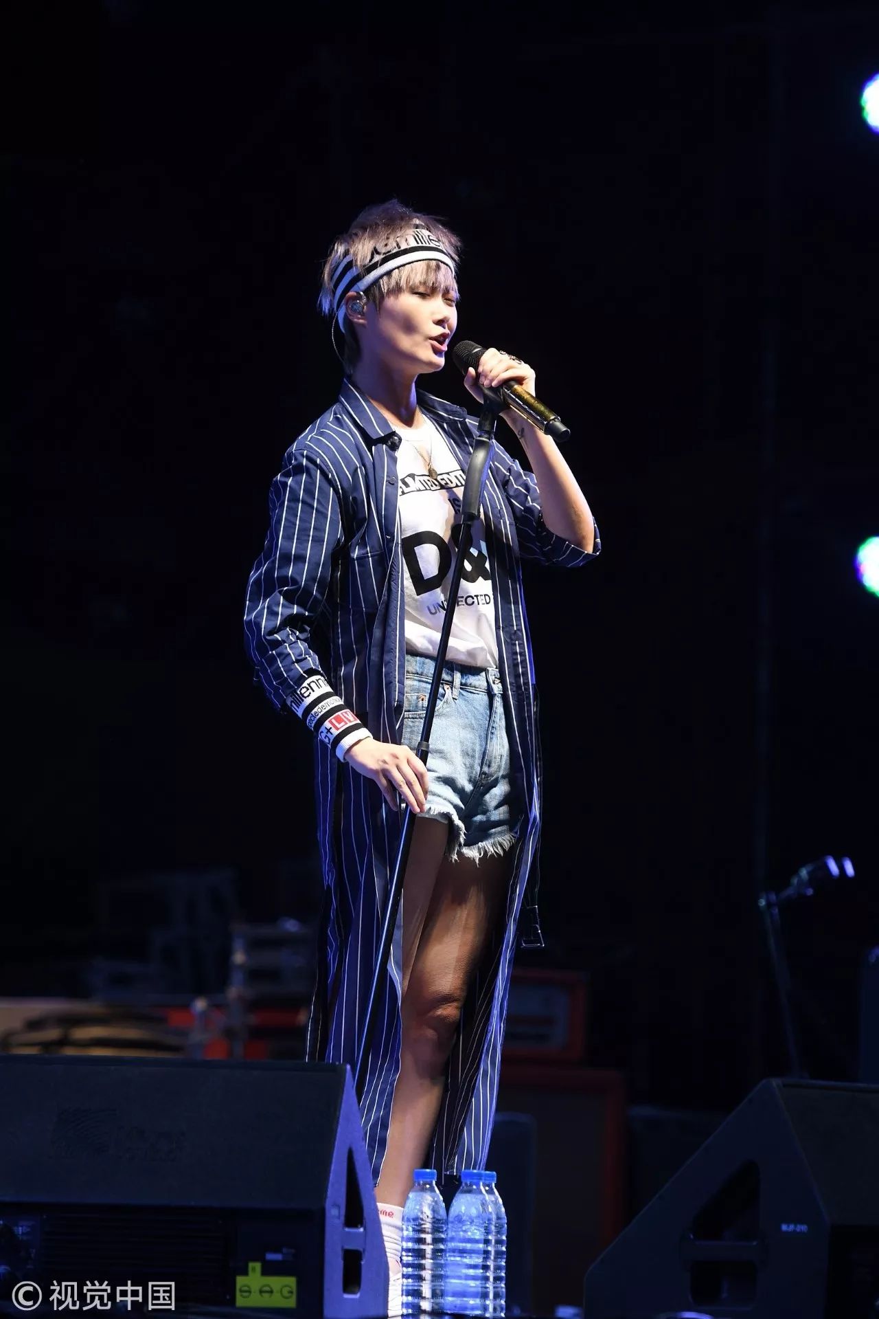 2022李宇春跨年压轴登场视频,跨年零点压轴李宇春