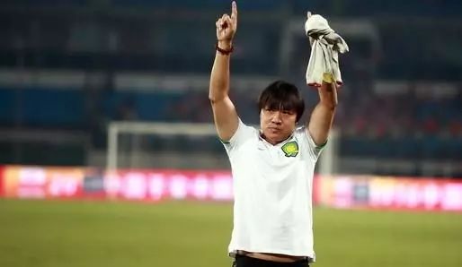 他是“快马”也是“救火队员”（内含2018国安台历中奖名单）