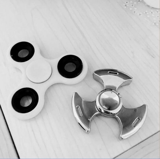 男生爱不释手的指尖陀螺,孩子玩的指尖陀螺