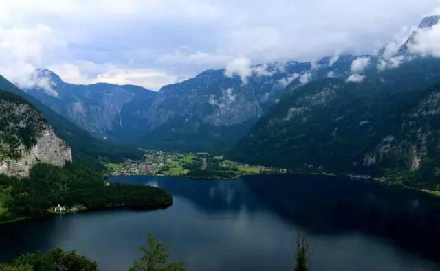 恋与制作人伴你身边,恋与制作人在你身边选谁比较好