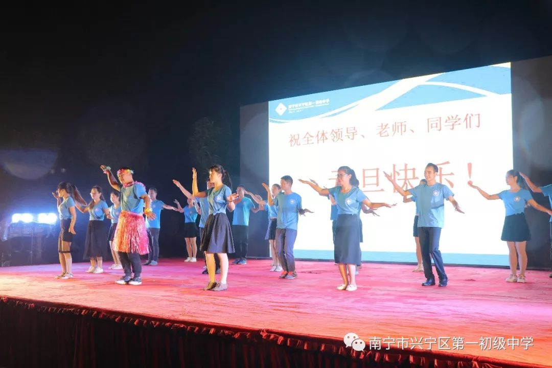 瀛︽牎涓嶅繕鍒濆績鐗㈣浣垮懡娲诲姩鎶ラ亾,涓嶅繕鍒濆績鏍″洯瑙嗛