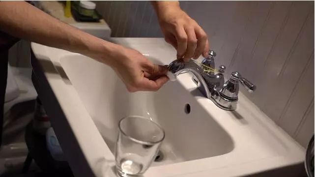 洗脸盆水龙头水量变小的原因,水龙头用久了怎么水量变小了