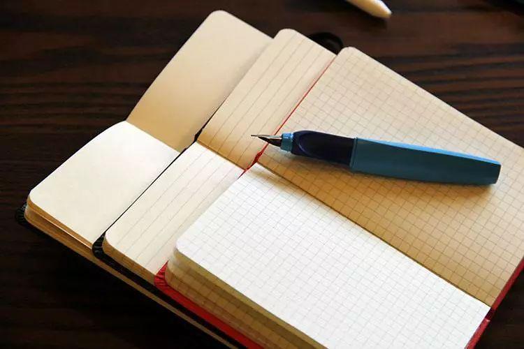 好看手帐文具有哪些,用彩笔做出美丽的手帐