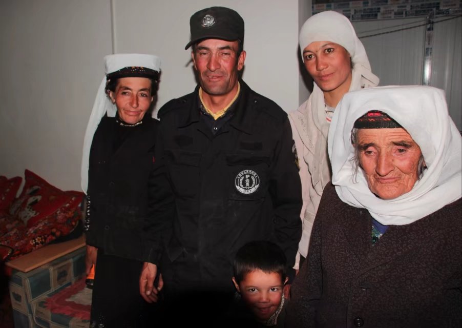 探秘帕米尔高原塔吉克族,帕米尔高原上的塔吉克族族人