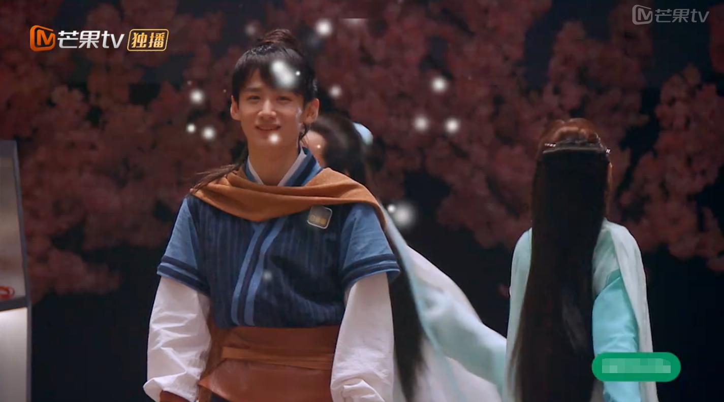 白敬亭鬼鬼被吓哭,白敬亭何炅双凶名场面