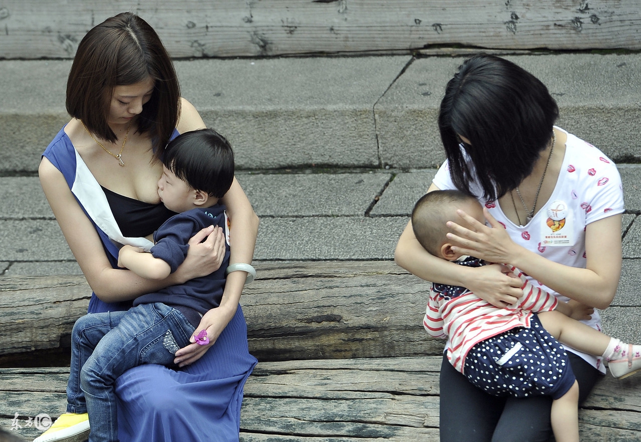 宝宝吃不饱奶焦躁,宝宝吃不饱母乳怎么办