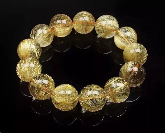 五行珠宝佩戴注意事项,翡翠珠宝五行属什么