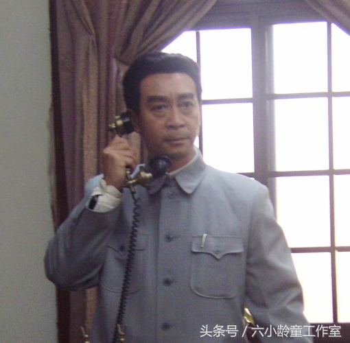 六小龄童纪念周恩来总理去世42周年，曾两次饰演周恩来