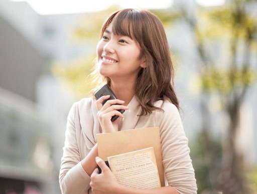 赵丽颖易烊千玺焦俊艳,赵丽颖和易烊千玺新闻联播镜头