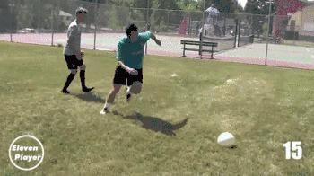 足球运球过人的方法及技巧,足球五人制过人小技巧简单