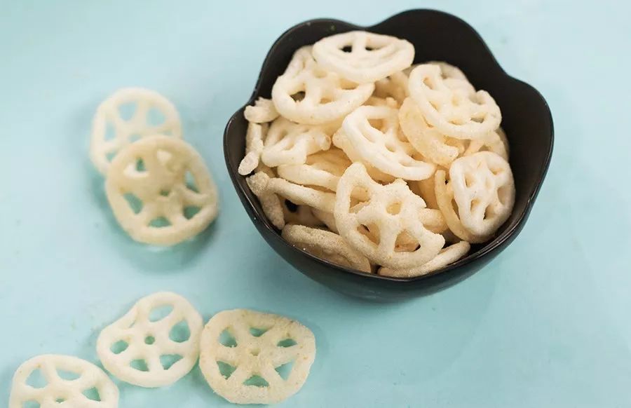 东南亚最好吃的虾片牌子,新加坡餐厅里的虾片