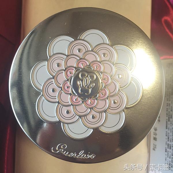 怎样才能让妆容持久一天,怎样使妆容持久不掉妆