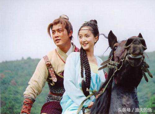 她是经典的“小泥巴”，默默演戏的灵动系演员！