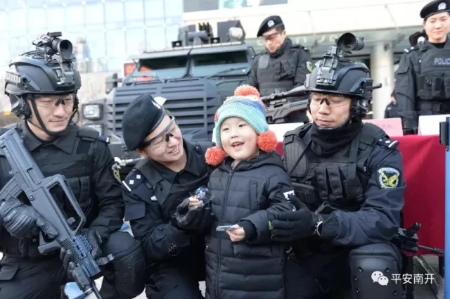 110警察接话日常,110警察来了