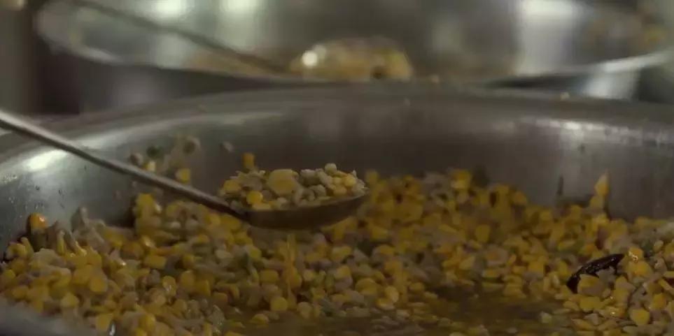 全网都在心疼这个男孩原视频,全网都在心疼这个十九岁男孩