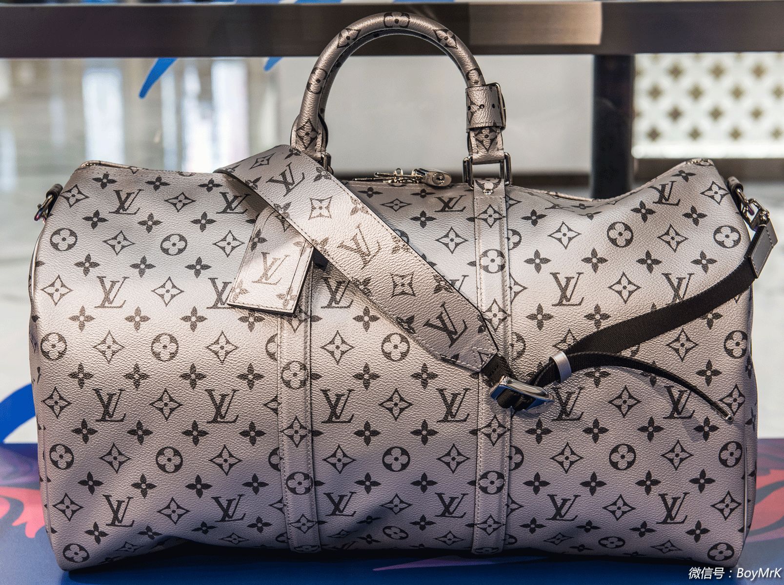 时髦指南丨那些总说没包可买的男孩，逛逛LV不就搞定啦（上）