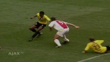 伊布足球场上的超燃瞬间,伊布足球风火轮