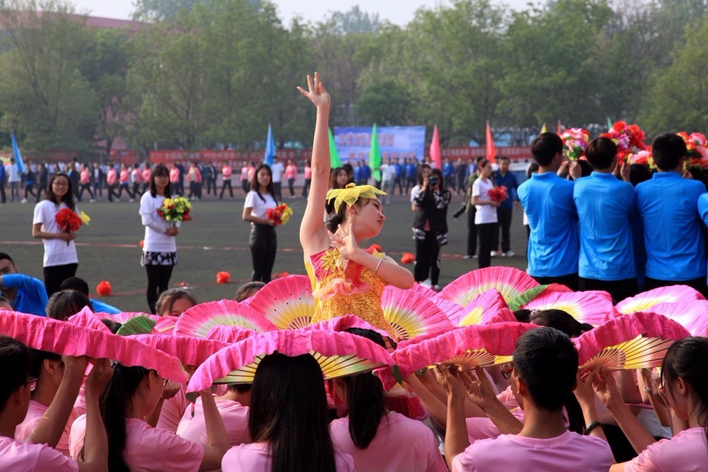 盘点校运会的开幕式,盘点各校运会开幕