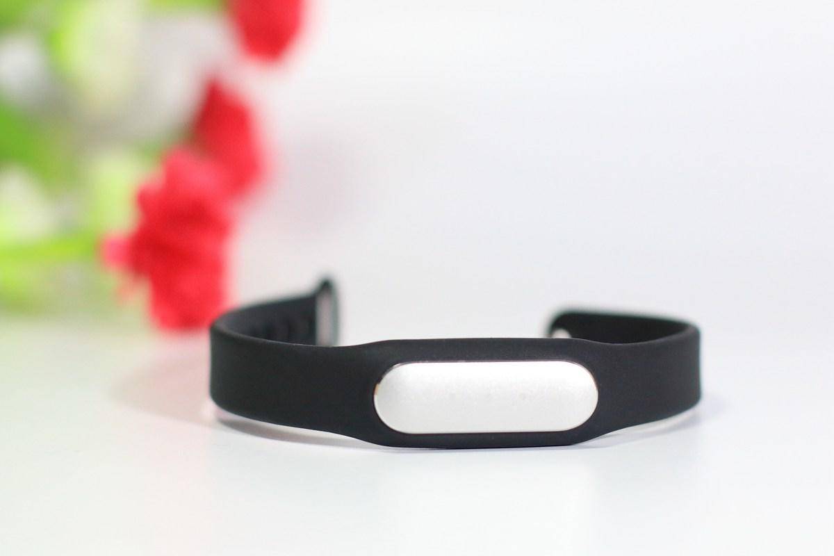 小米手环1光感版跟普通版区别,小米手环1代