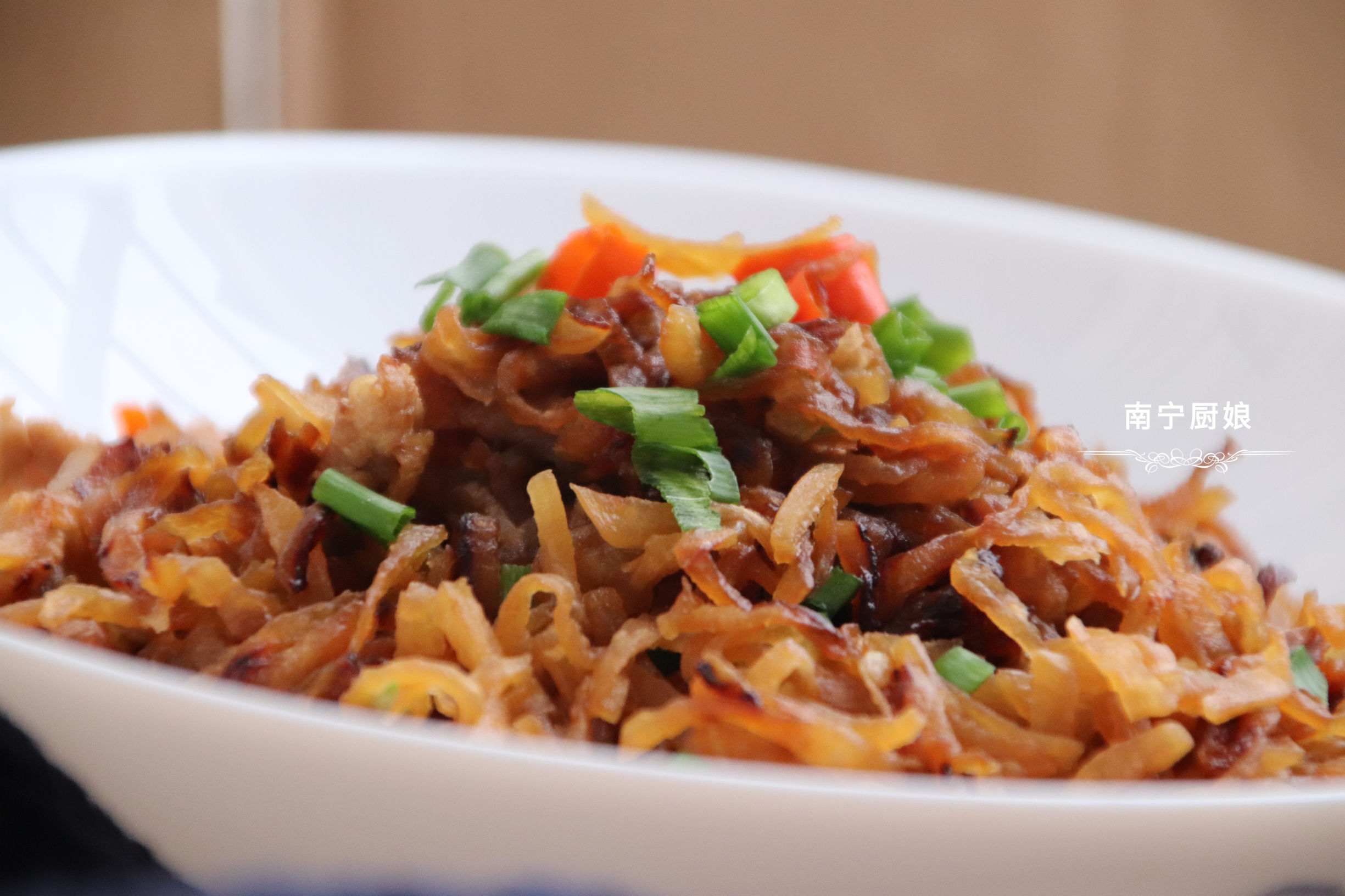 冬天干燥嘴唇容易开裂出血，常吃这蔬菜可有效缓解，好吃还不贵！